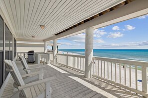Property grounds - A Grand View – Stunning Gulf Views & Direct Beach Access (Santa Rosa Beach)