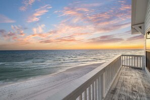 Property grounds - A Grand View – Stunning Gulf Views & Direct Beach Access (Santa Rosa Beach)