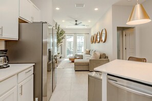 Interior - 5BR Home for 16 w/ Pool & Game Room (Orlando)