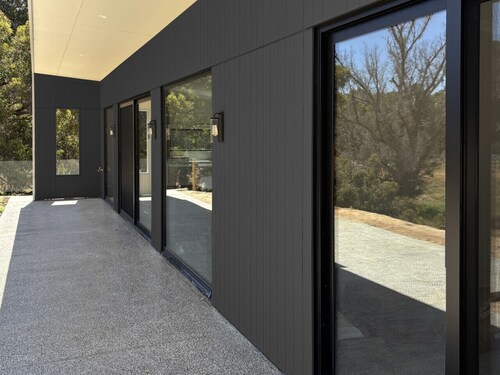 Modern Luxe Bush Retreat | 3BR Near Trails