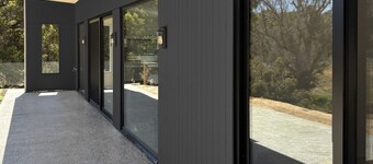 Modern Luxe Bush Retreat | 3BR Near Trails