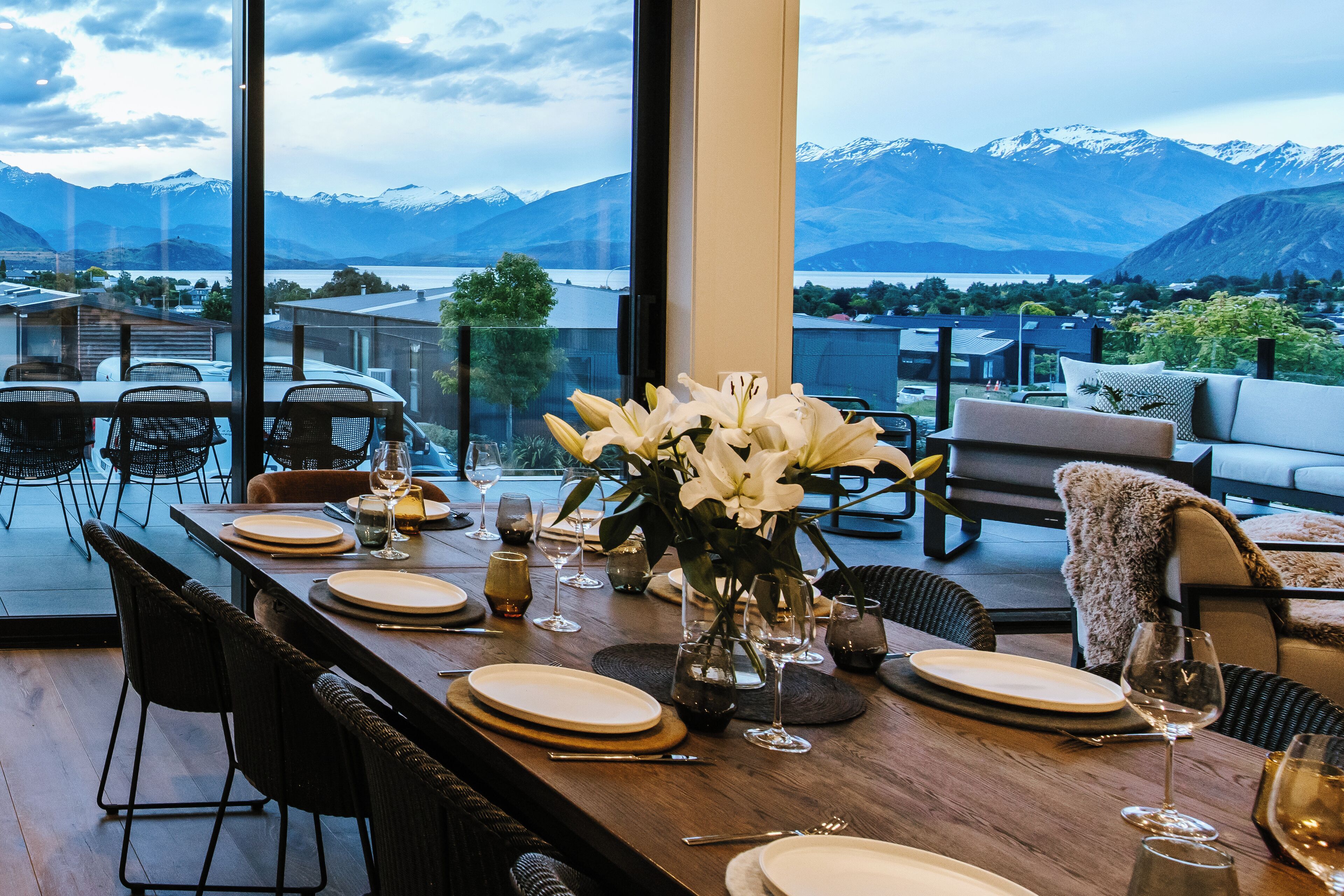 House, Lake View | Dining room
