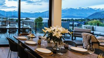 House, Lake View | Dining room