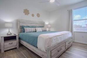3 bedrooms, iron/ironing board, free WiFi, bed sheets - Spacious 3BR Townhome with Private Pool in Bella Vida, Kissimmee (Kissimmee)