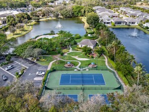 Sports court - Modern Lakeside Villa: 6 Mins to Vanderbilt Beach & Mercato! (Naples)