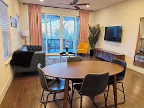 Interior - Stay Near The Pearl: Refined Comfort for Work, Rest, and Exploration (San Antonio)