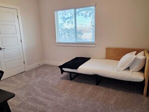 Bureau, Wi-Fi, draps fournis