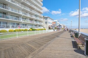 Property grounds - On Boardwalk - Oceanfront 2 Bed/2 Bath (Ocean City)