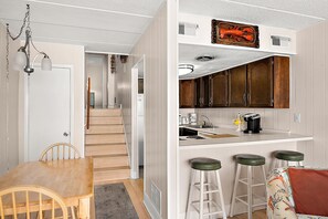 Fridge, microwave, oven, stovetop - On Boardwalk - Oceanfront 2 Bed/2 Bath (Ocean City)