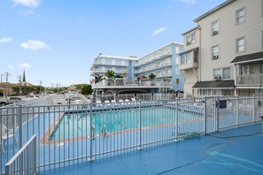 Pool - On Boardwalk - Oceanfront 2 Bed/2 Bath (Ocean City)