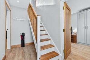 Interior - Modern Sligo Stay - Walk to Town, Near Lough Gill (Sligo)