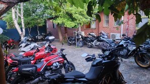 Property grounds - Bunkhouse Motel Cooma (Cooma)