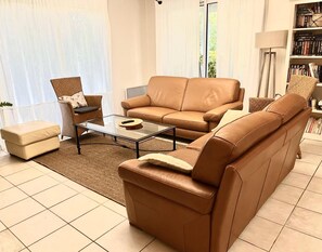 TV, fireplace - Les trois chênes - BISCARROSSE (BISCARROSSE)