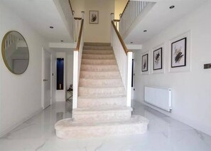Room, 1 Bedroom | Interior - Room-charming Holiday House Retreat in W (Wolverhampton)