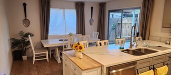 3-bedroom house in beautiful Bakersfield with AC and comfort