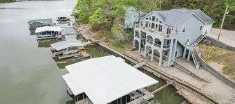Huge 6 Bd Home Entire Cove! Hot Tub,Dock, GOLF SIM