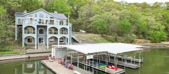 Huge 6 Bd Home Entire Cove! Hot Tub,Dock, GOLF SIM