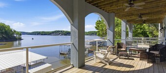 Huge 6 Bd Home Entire Cove! Hot Tub,Dock, GOLF SIM