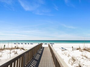 On the beach, sun-loungers, beach towels - Islander207 FamilyFun Condo Beach Pool WasherDryer (Okaloosa Island)