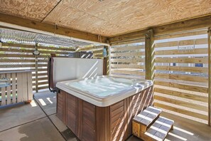 Terrace/patio - Perfect Break | Private Pool and Hot Tub | Less than 1,000 ft to the Beach! (Kill Devil Hills)