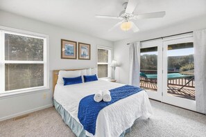4 bedrooms, Internet, bed sheets - Sunny Lagoon | 2070 ft to the beach | Hot Tub and Dog Friendly (Duck)