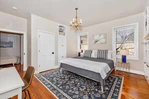 2 bedrooms, desk, iron/ironing board, free WiFi