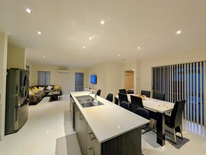 Dining - Grand Comfort (Harrisdale)