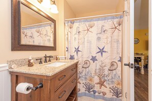 Shower - Uptown OC 2 Bedroom | Pool, Sauna & Pickleball (Ocean City)