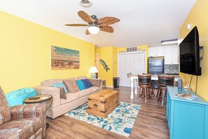 Smart TV - Uptown OC 2 Bedroom | Pool, Sauna & Pickleball (Ocean City)