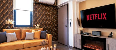 TV, fireplace