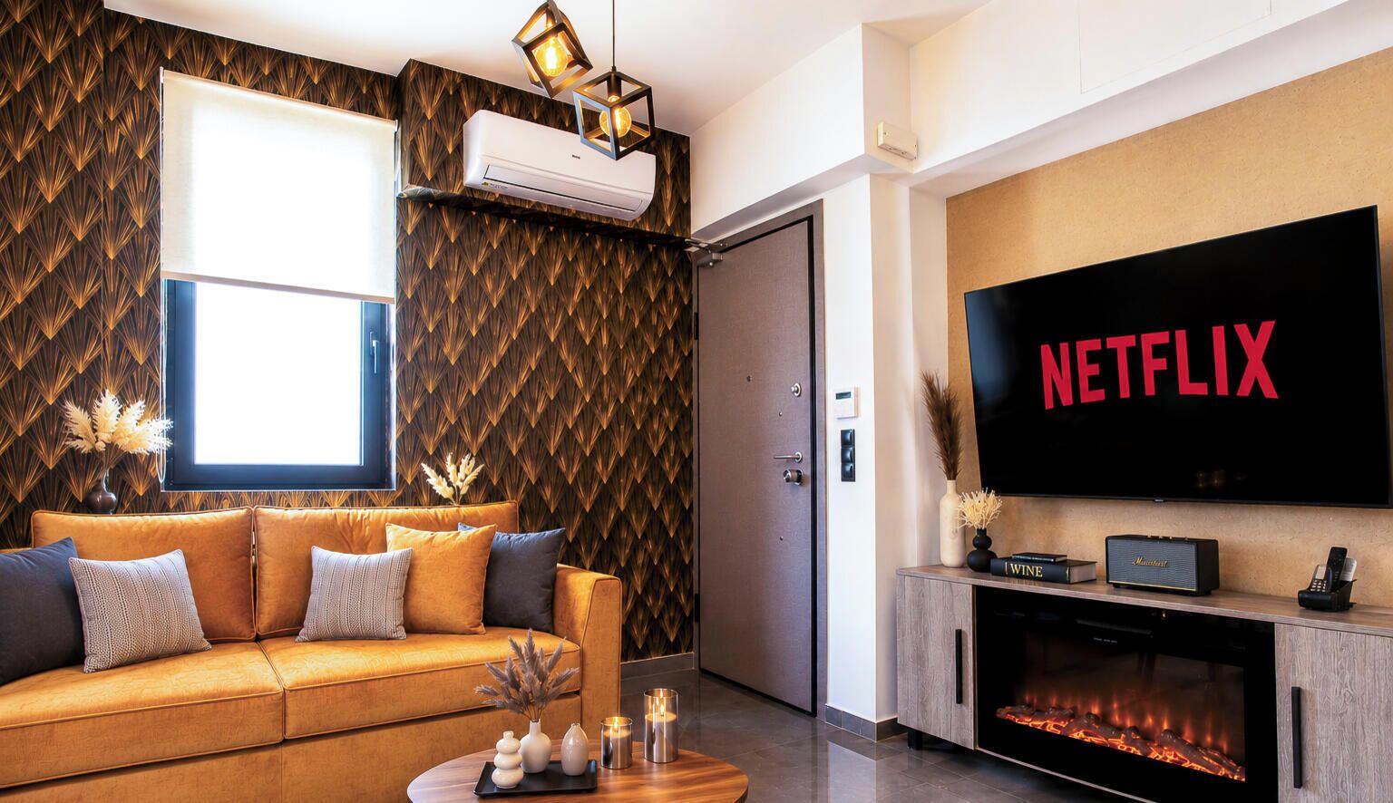 TV, fireplace