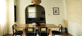 NEW 3BR 2.5BA Townhome Near Zoo & Old Market, Prime Location, Sleeps 8