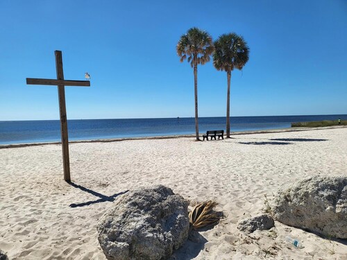 Great RV Lot with shared dock. Deep water access and just minutes from the beach