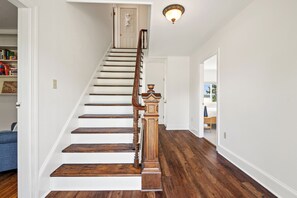 Interior - Private Oceanfront Oasis 4-bedroom house in Brooklin perfect for your getaway (Brooklin)