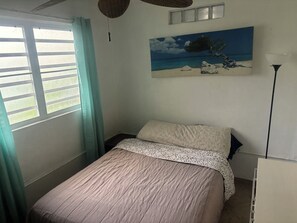 1 bedroom, WiFi, bed sheets - Cozy 1-bedroom apartment in tranquil Isabela with AC (Isabela PR)