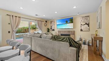 Smart TV, videojuegos, libros y biblioteca musical