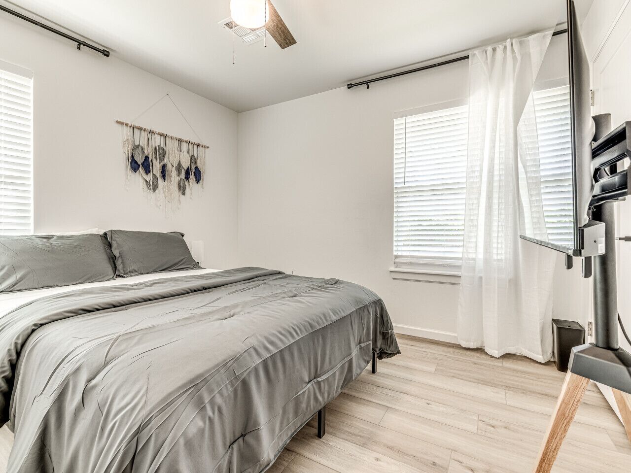 3 slaapkamers, een strijkplank/strijkijzer, wifi, beddengoed