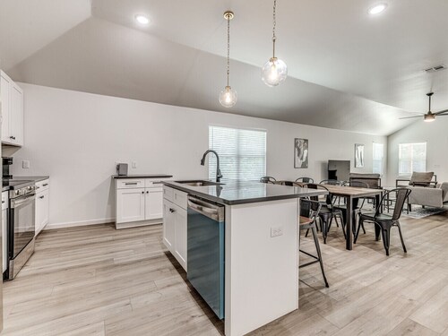 Gorgeous 3-bedroom Entire House with AC in Oklahoma City