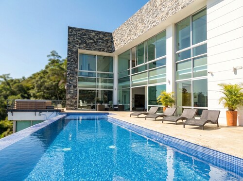 Luxury Mansion Las Palmas - Infinity Pool & Iconic Medellin Views