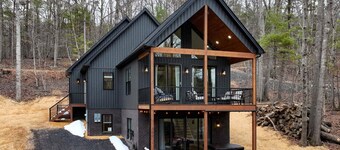 Ridge & Water | Pool table, hot tub, fire pit!