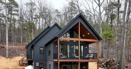 Ridge & Water | Pool table, hot tub, fire pit!