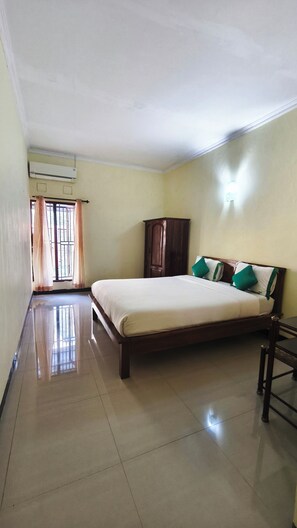 4 bedrooms, WiFi, bed sheets