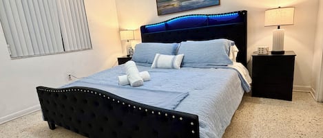 Strygejern/strygebræt, Wi-Fi, sengetøj