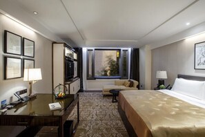 In-room safe, desk, laptop workspace, soundproofing - The Grand Mansion Hotel (Nanjing)