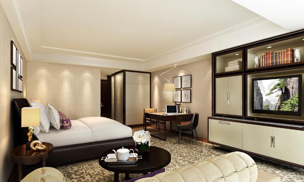 Värdeförvaringsskåp på rummet, skrivbord och arbetsyta för laptop