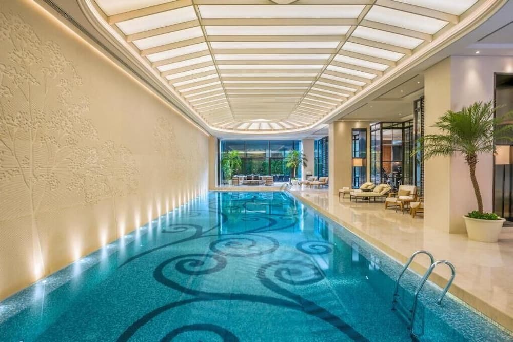 The Grand Mansion Hotel