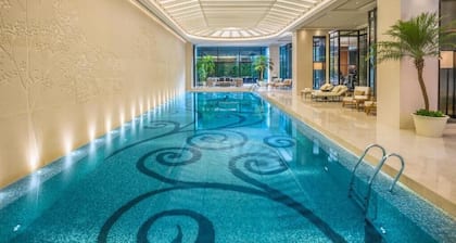 The Grand Mansion Hotel