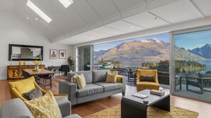 Smart TV, fireplace - catalina-apt-5-amazing-views-and-walk-to-town (Queenstown)