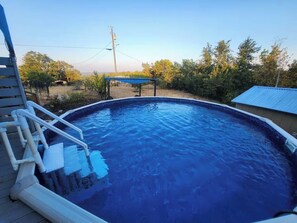 Outdoor pool - Spacious 4-bedroom house with pool in the hills of Leander (Leander)