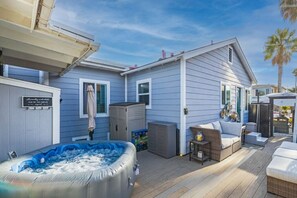 Terrace/patio - Iconic Ocean Beach Bungalow | Steps to Beach (San Diego)